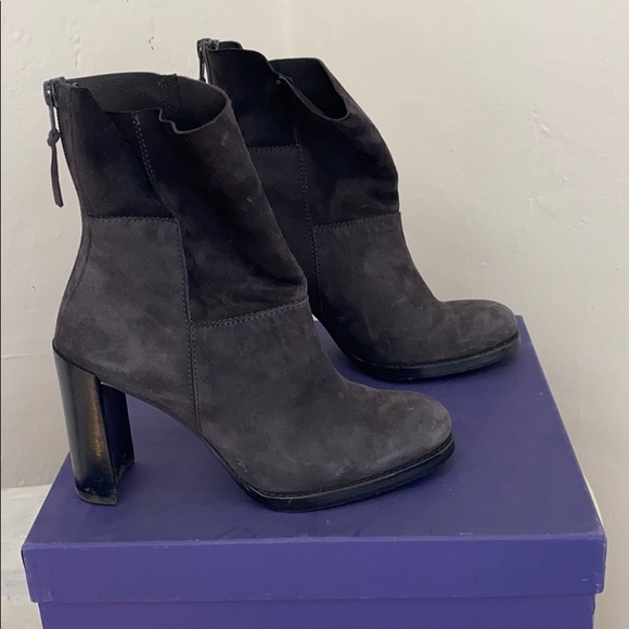 Stuart Weitzman, Select, slate grey suede bootie - Picture 2 of 7